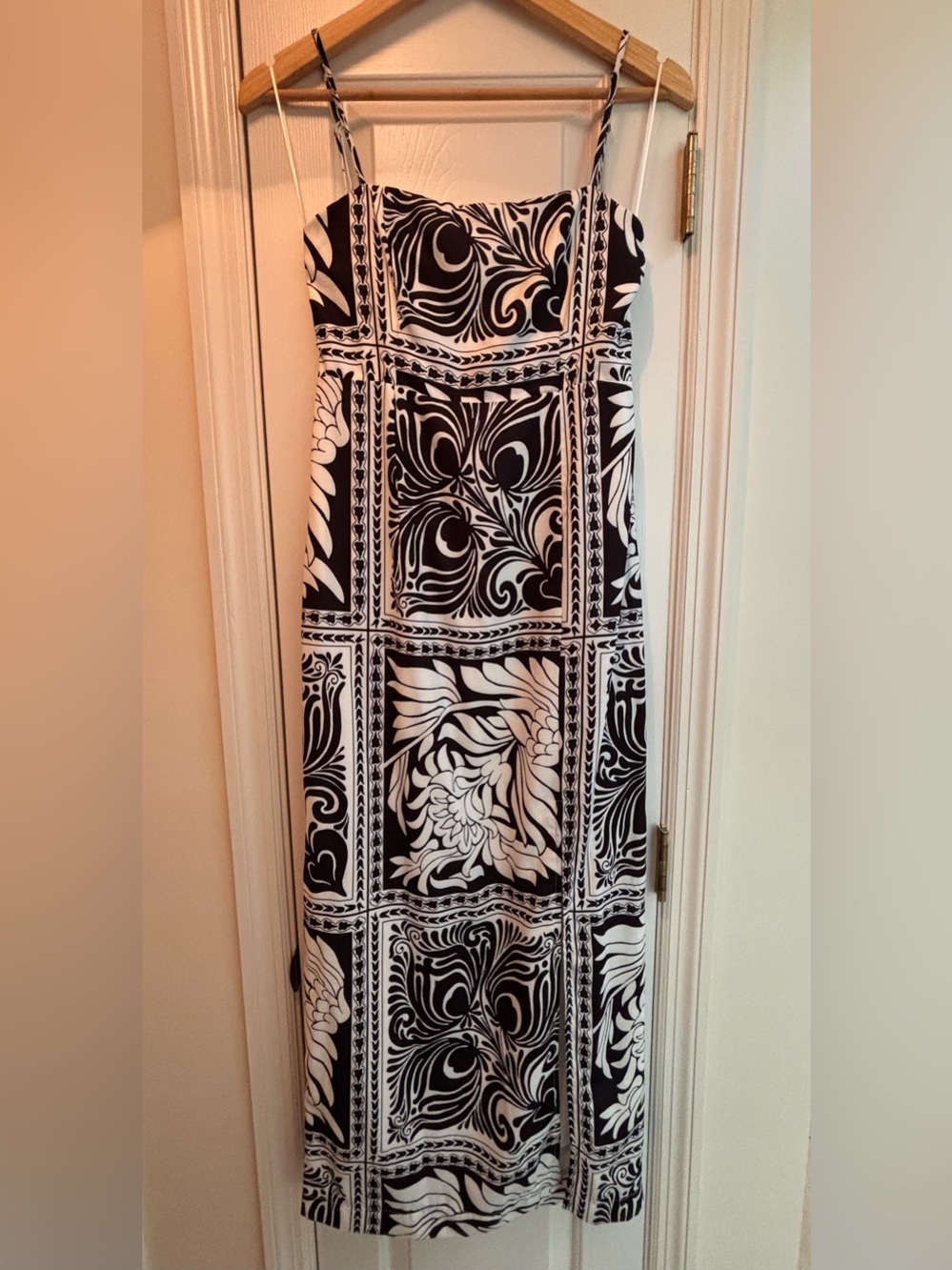 NWT Petal & Pup Black and White Printed Floral Column Dress